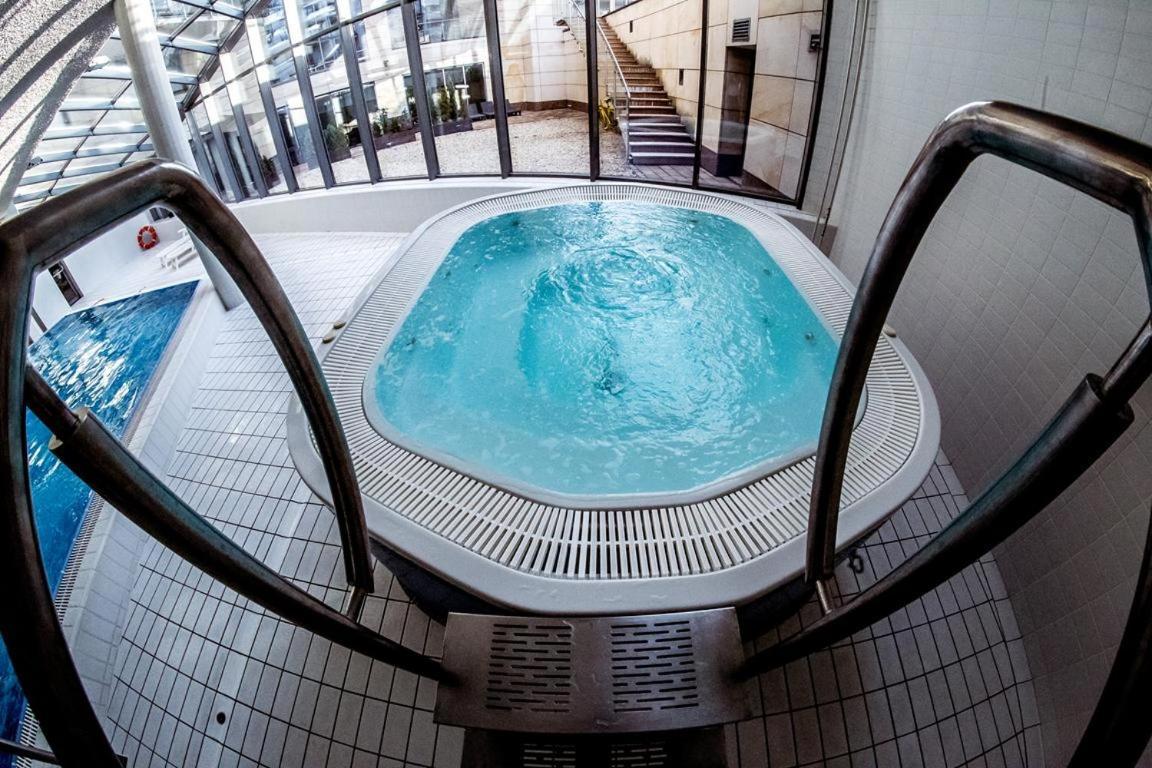 Premium Apartment For Old Town & Jewish Quarter Plus Pool คราคูฟ ภายนอก รูปภาพ